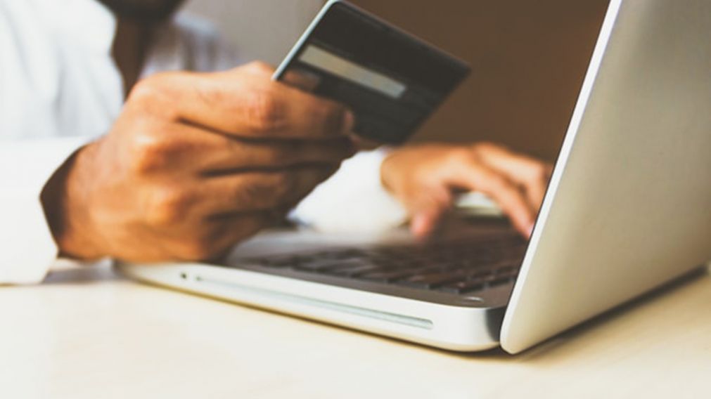 Así te convencen para comprar con emails