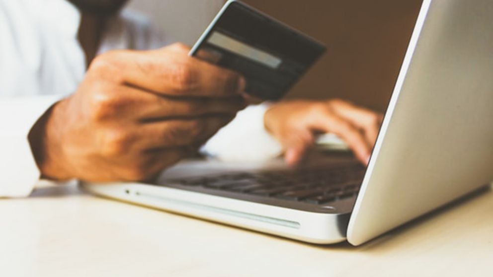 Así te convencen para comprar con emails