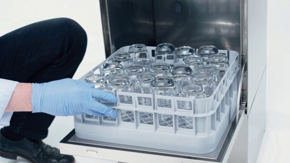 Un simple ingrediente dejó la cristalería "como el primer día" (Imagen ilustrativa).