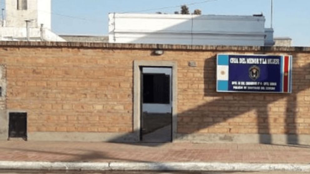 La empleada hizo la denuncia en la comisaría de la mujer.
