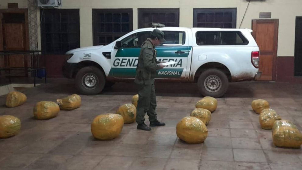 Caminaban por pastizales y encontraron m�s de 280 kilos de marihuana abandonados