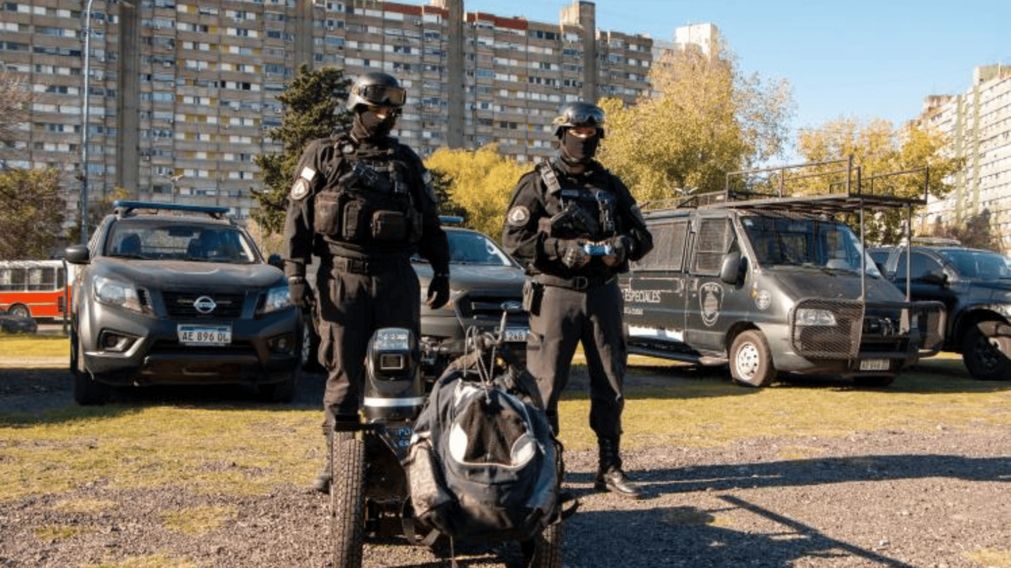 Los grupos especializados de la policía tuvieron que intervenir.