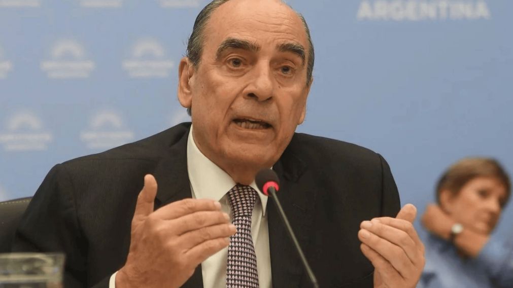 Guillermo Francos sobre la privatizaci�n de Aerol�neas Argentinas: "No puede pasar que un se�or diga que se cortan los vuelos y queden miles de personas sin volar y miles de empresas sin trabajar"