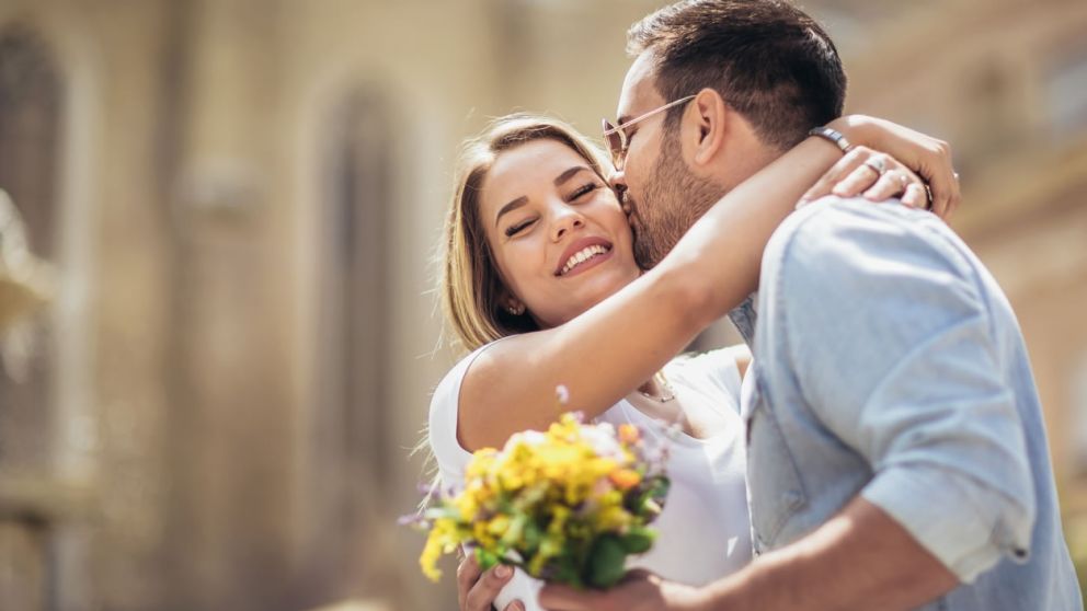 Regalar flores amarillas es una tradici�n que crece a�o a a�o (Imagen ilustrativa).