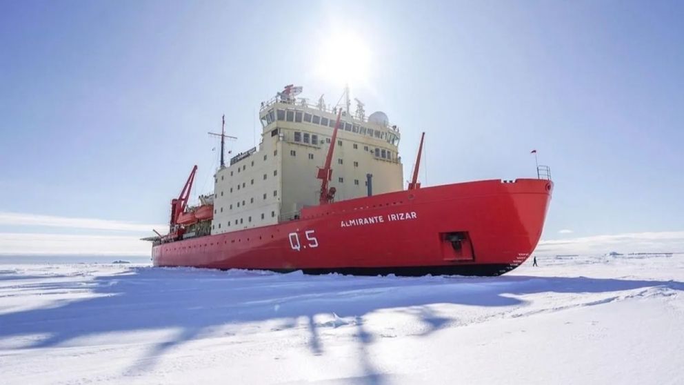 Desde la oposición, cuestionaron el uso de un buque de la Armada Argentina para un evento privado.