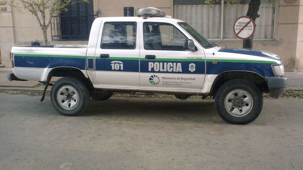 La policía busca al acusado de abusar de su sobrina de 3 años.
