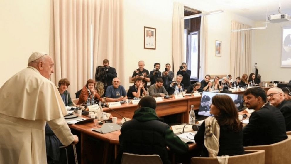 El Papa Francisco encabezó este viernes un encuentro con dirigentes de movimientos sociales (Gentileza de Vatican News).