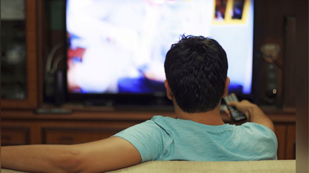 Con la calculadora del ENRE se puede verificar cuánto consume un televisor encendido todo el día (Imagen ilustrativa).