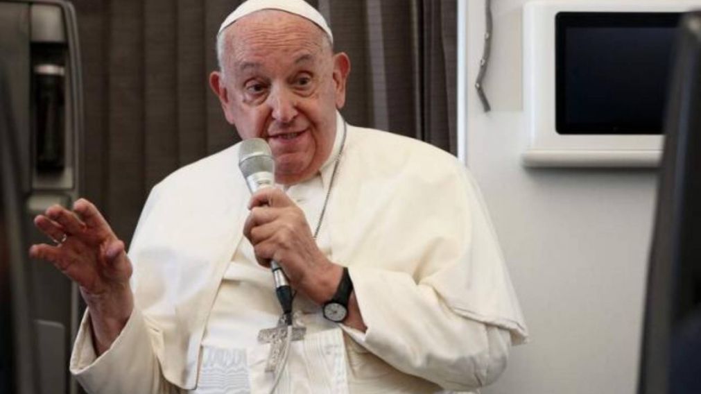 El Papa Francisco pidió paz para Venezuela y afirmó que "las dictaduras no sirven de nada"