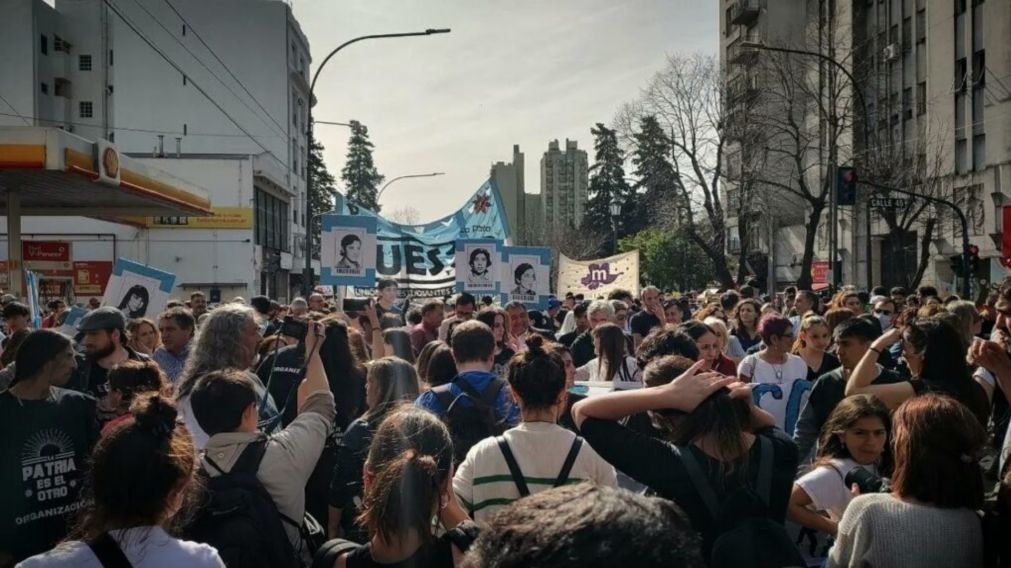 Cientos de estudiantes asistieron a la marcha por "La Noche de los L�pices" (Gentileza Mundo Gremial).