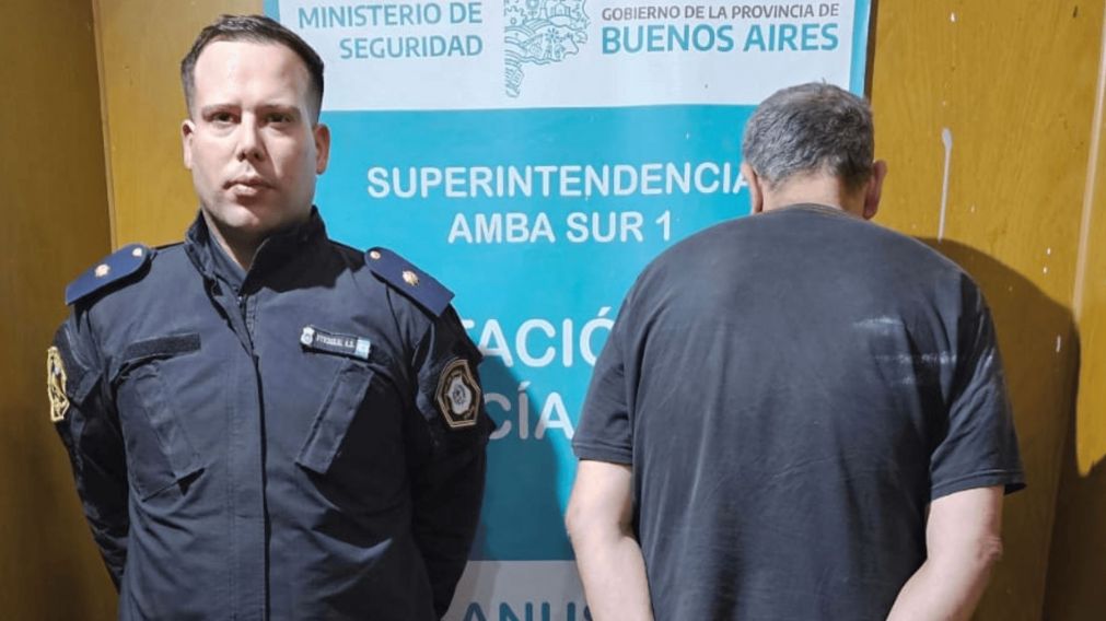 El acusado es un peligroso delincuente conocido en el barrio con el alias de "Beto".