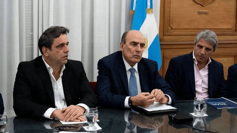 Presupuesto 2025: Guillermo Francos y Luis Caputo, reunidos con gobernadores