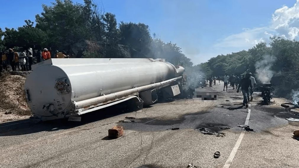 El camión que explotó transportaba gasolina.