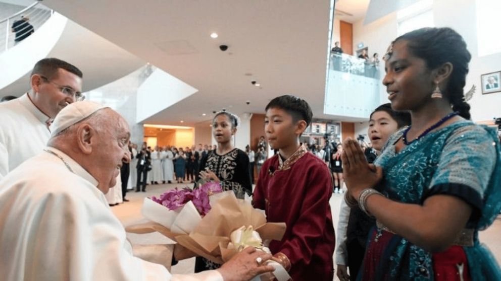 El Papa Francisco tuvo una despedida emotiva en Singapur (Gentileza de Vatican News).