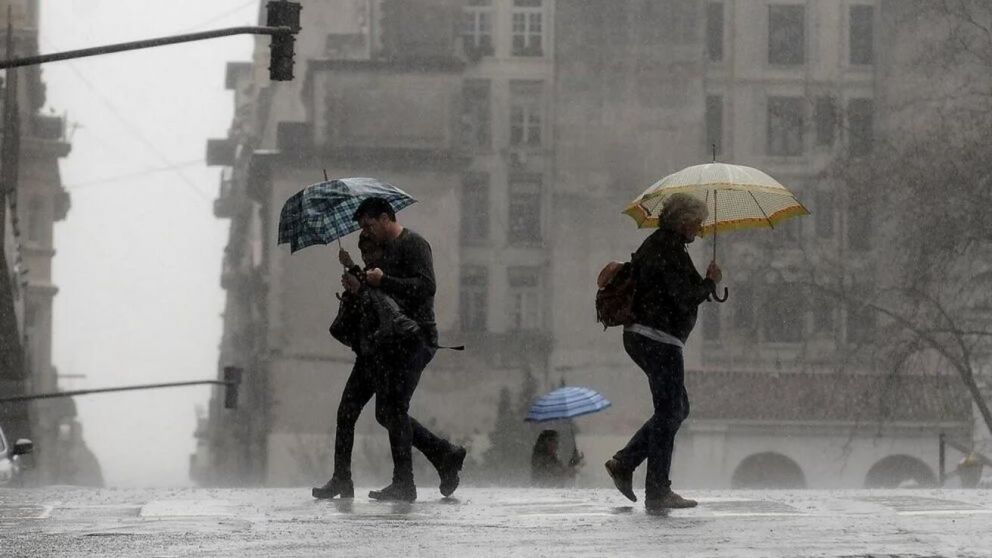 Otra vez lluvia: alerta amarilla por tormentas fuertes en tres provincias del país.