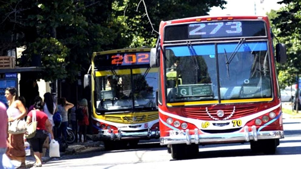 La medida afecta a las líneas de colectivos desde el número 200 en adelante que circulan por la Provincia.