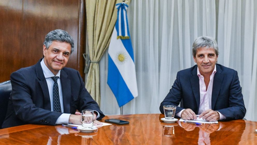 Jorge Macri y Luis "Toto" Caputo.