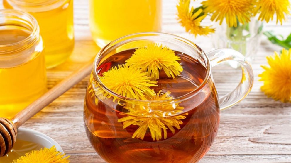 Receta "salvadora" de té con colágeno y probióticos: retrasa el envejecimiento y mejora la digestión.