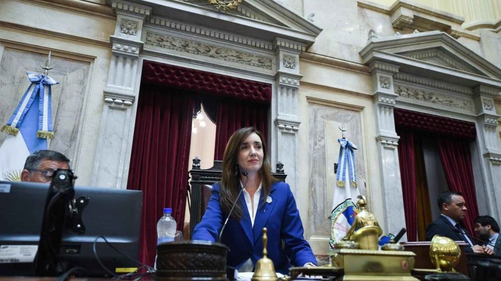 Victoria Villarruel firm� el decreto para implementar el Sistema de Control de Presentismo por Datos Biom�tricos en el Senado.
