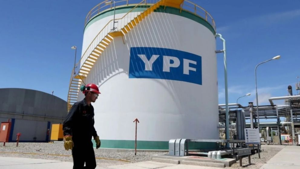 En caso de que la jueza falle en contra de la Argentina, los beneficiarios serían fondos que les compraron el juicio a las empresas afectadas por la estatización que tenían participaciones más chicas en YPF.