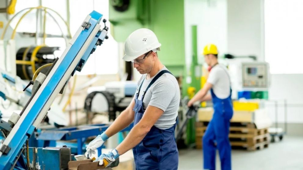 El Gobierno aseguró que "las empresas están contratando" y destacó el impacto de la Ley Bases