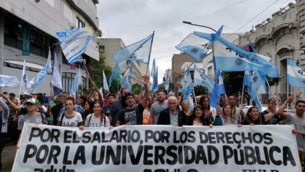 La Ley de Financiamiento Universitario vuelve al Congreso.