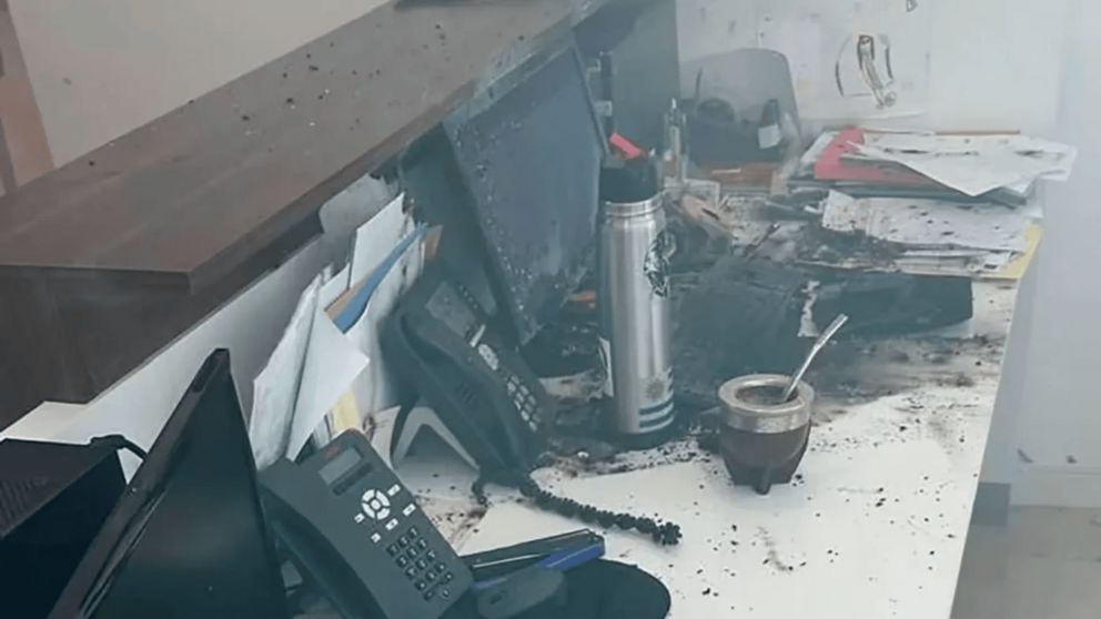 Así quedó el escritorio de la secretaria del presidente de La Rural