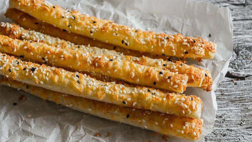 Receta palitos de ajo y parmesano para merendar algo fácil, rápido y riquísimo con el mate.