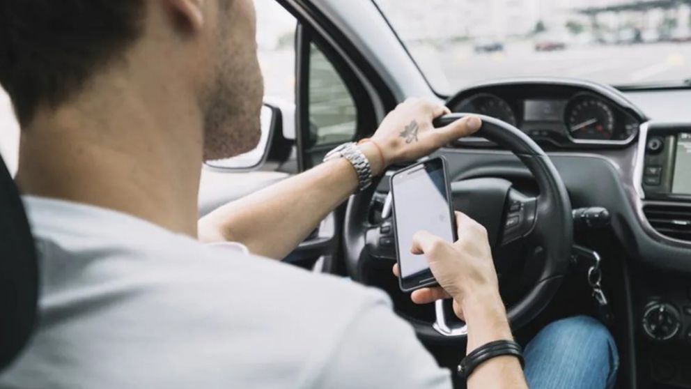 Aumentaron casi un 34% las multas por infracciones en CABA: usar el celular al volante costar� hasta 126.000 pesos