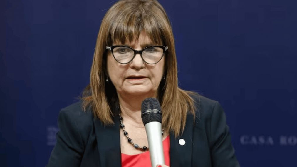 Patricia Bullrich apuntó a "sectores anarquistas y extremistas veganos" por el atentado a la Sociedad Rural.