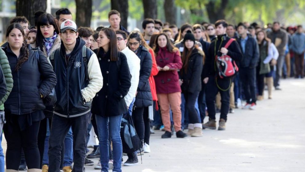 EL DESEMPLEO EN EL PRIMER TRIMESTRE DE ESTE A�O MARC� EL 7,7%.