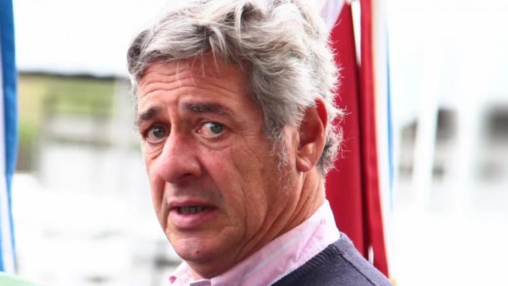 Nicol�s Pino y sus colaboradores quedaron expuestos a la contaminaci�n: fueron trasladados por precauci�n al Hospital Fern�ndez.