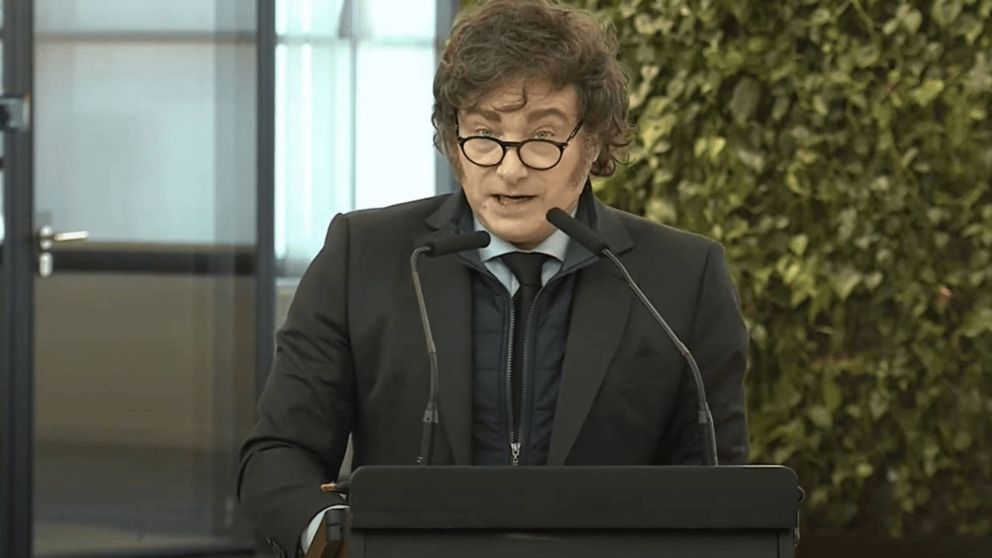 Javier Milei ante empresa inversora: "El único que puede generar riqueza es el empresario, no el político"