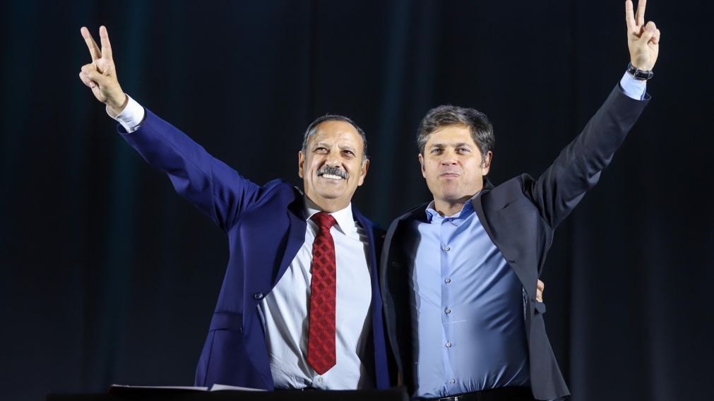Los mandatarios Ricardo Quintela y Axel Kicillof en un acto en La Rioja.