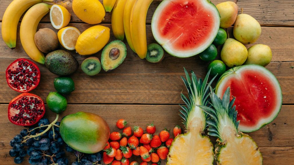 El kiwi, una fruta con grandes beneficios para la salud y que produce col�geno. (Viktoria Slowikowska/Pexels)