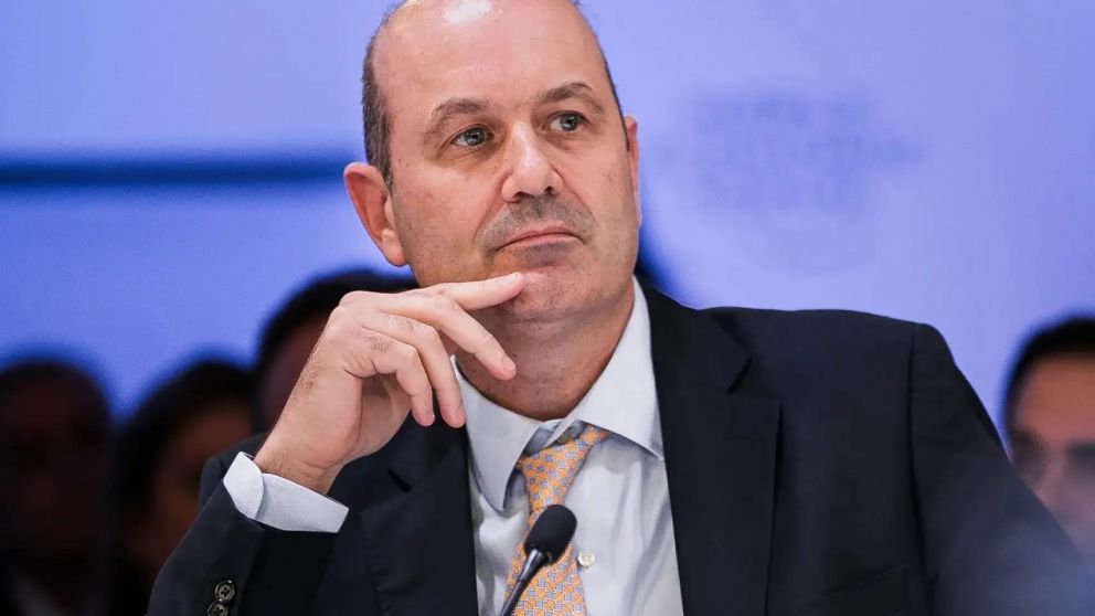 El ministro de Desregulación destacó la decisión del Presidente de mantener el equilibrio fiscal.