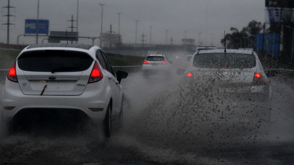 EN CABA Y GBA EMPEZÓ A LLOVER ESTE VIERNES Y NO PARÓ DE CAER AGUA DURANTE TODA LA JORNADA DE AYER.