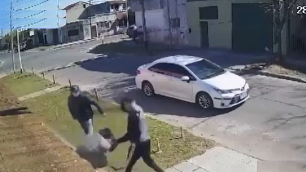 Una c�mara de seguridad registr� el momento del robo.