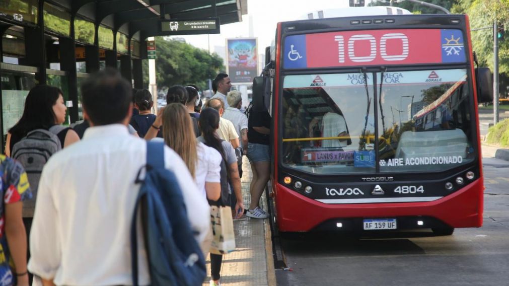 Desde este lunes 12 de agosto, suben las tarifas de colectivo en el AMBA (Imagen ilustrativa).