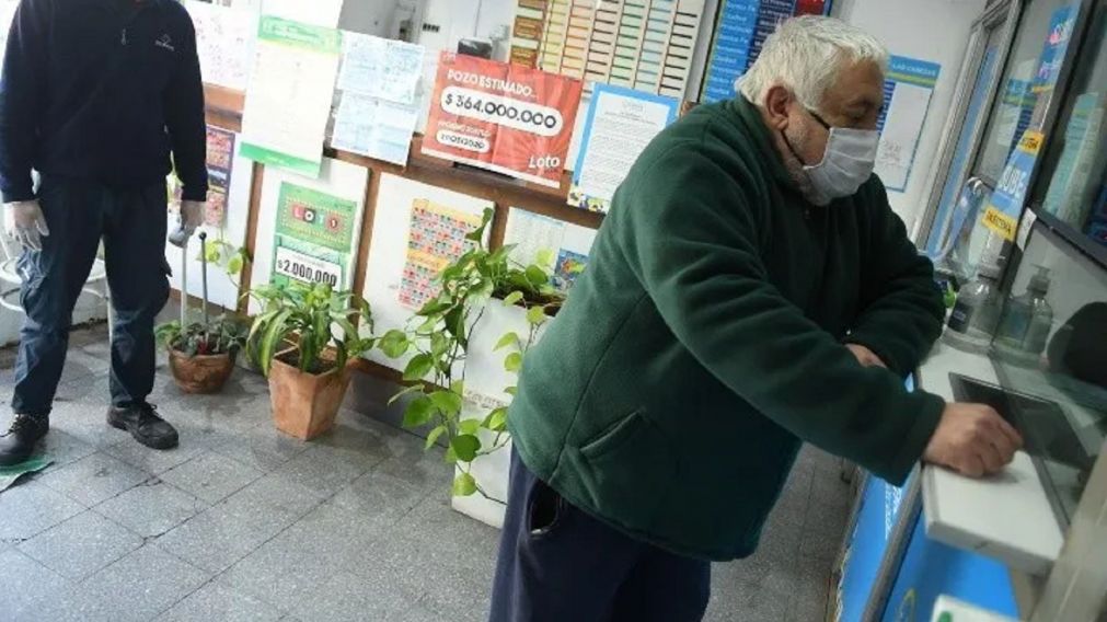 Le prometi� a su hijastra que compartir�a el premio si ganaba la loter�a: acert� todos los n�meros y tom� una firme decisi�n