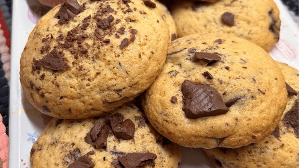 Conocé los secretos y el paso a paso de las Crumbl Cookies, las galletitas que son furor redes.