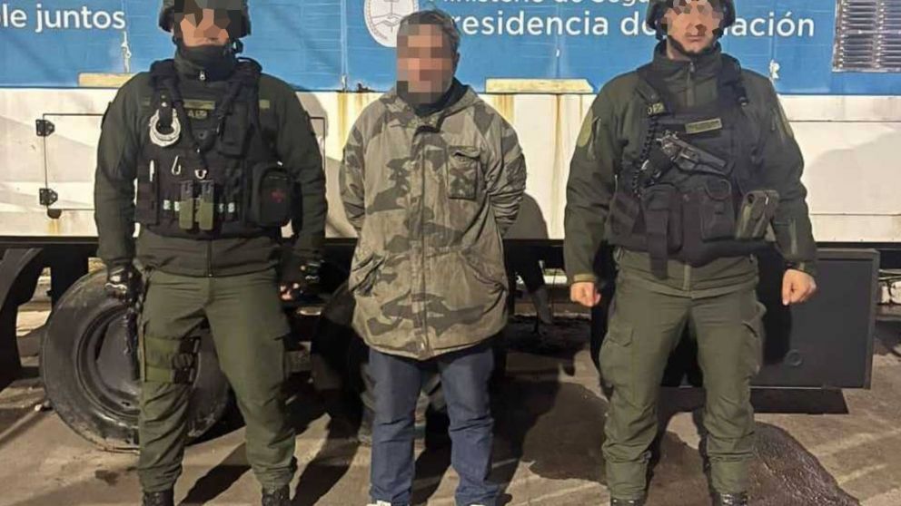 Así, peligroso sujeto "paseaba" por la calle con una escopeta y cinco balas