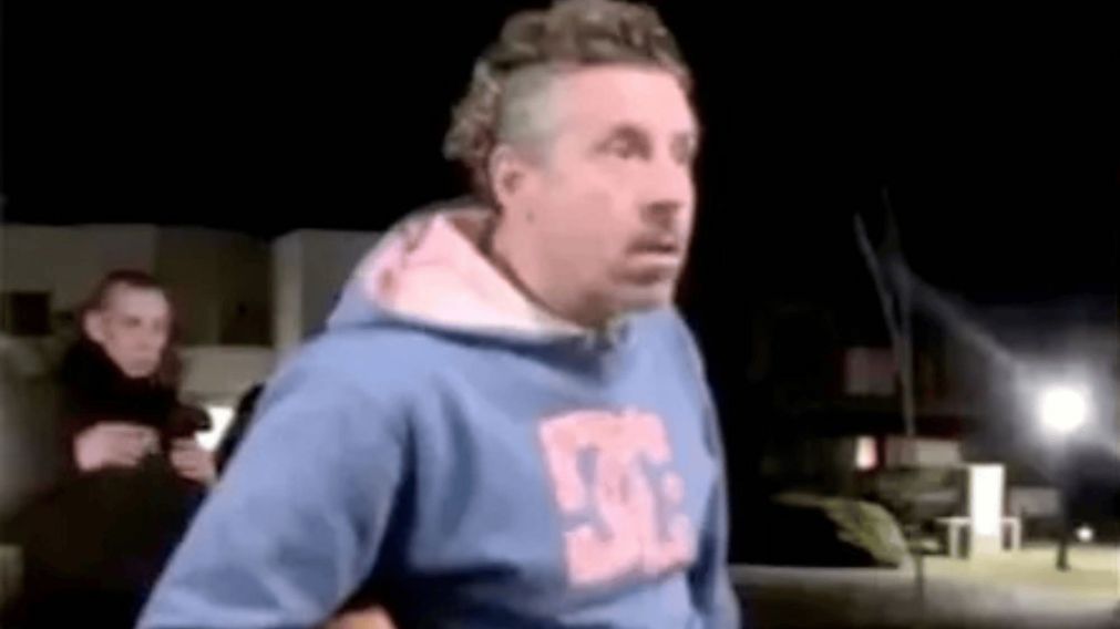 Cuáles son los cargos que enfrenta el vecino del country que persiguió con una escopeta a los adolescentes que le hicieron "ring-raje"