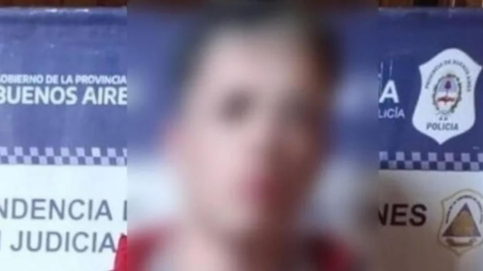 Este es el sujeto que fue capturado por los investigadores policiales.