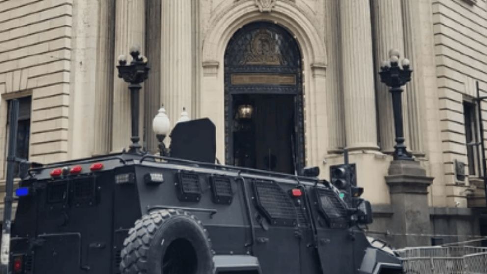 Amenaza de bomba en la Bolsa de Comercio de Rosario antes de la llegada de Milei.