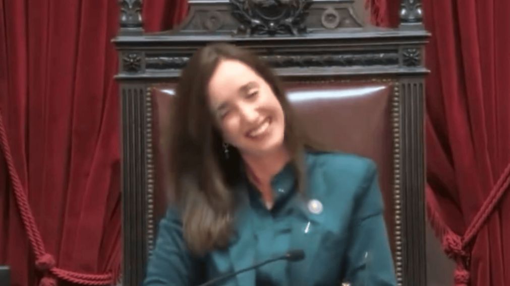 "Jamoncito, como le dice la Vicepresidenta": José Mayans hizo reír a Victoria Villarruel.