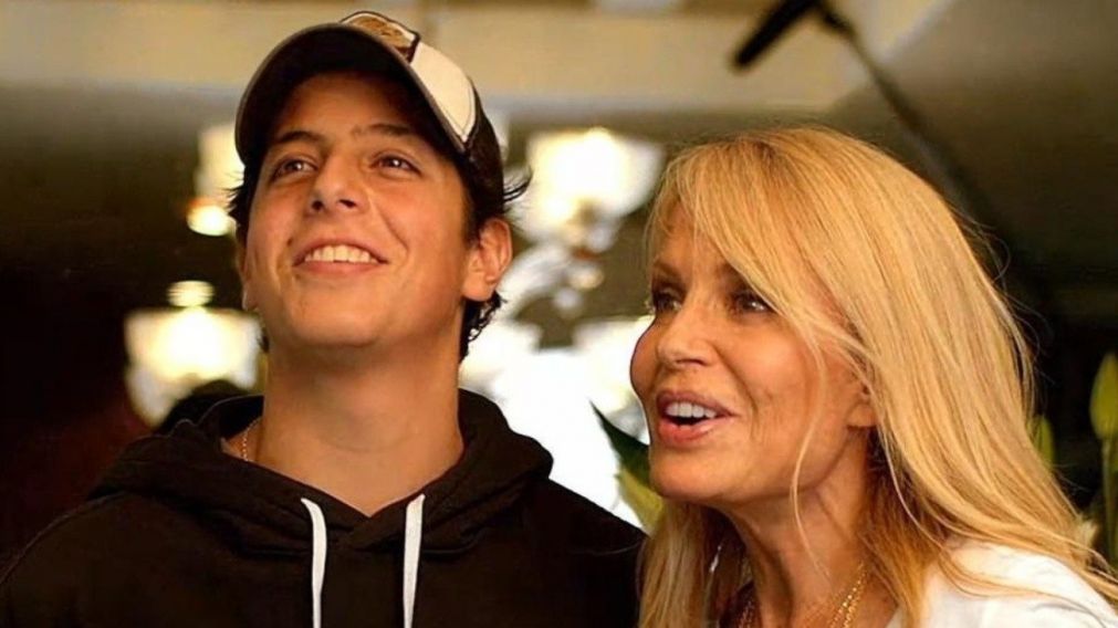 Cecilia Bolocco y su hijo M�ximo Menem protagonizaron un esc�ndalo luego de realizar un vivo a trav�s de Instagram.