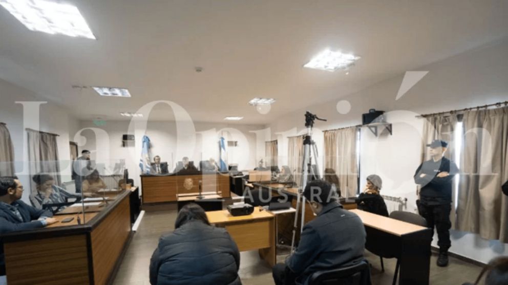 El padre y su pareja condenados por maltratar a sus hijos.