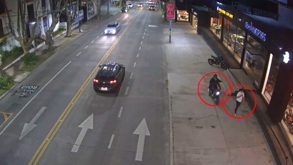 Los delincuentes motorizados que habían ingresado al partido para robar a vecinos que circulaban por las calles de Vicente López. La captura fue posible gracias al Centro de Monitoreo que cuenta hoy con más de 2100 cámaras instaladas en el partido y el rá