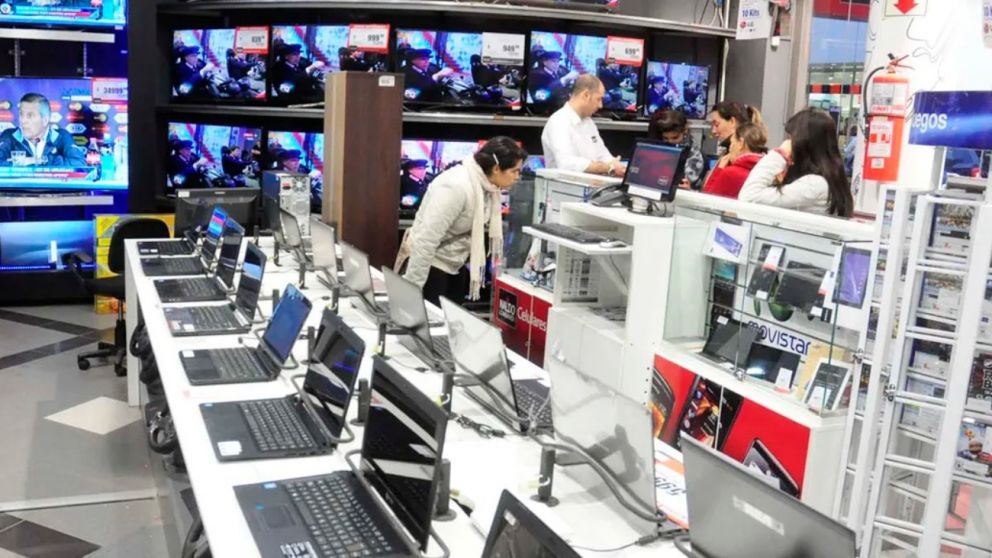 Al impactar sobre las operaciones de compra de dólares e importaciones, en los últimos cinco años se volvió uno de los impuestos más recaudatorios para las arcas estatales.